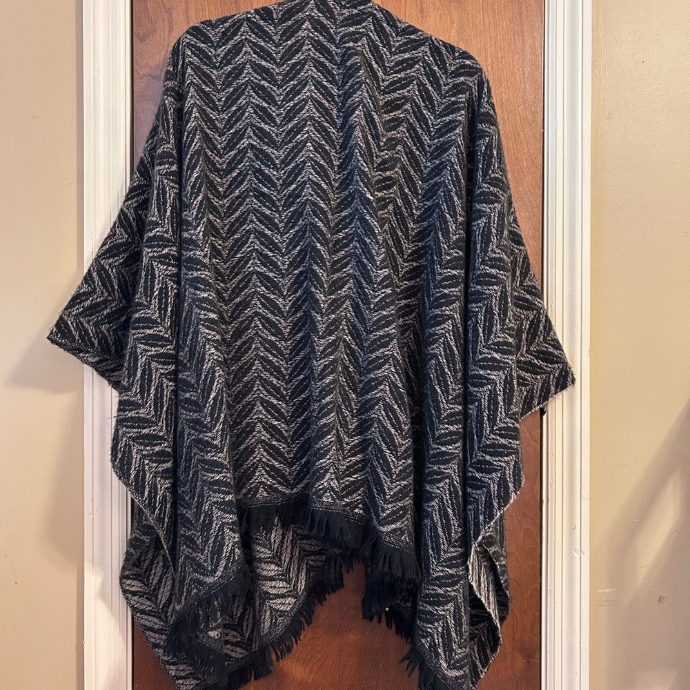Chevron Patterned Ruana - Picture 2 of 4